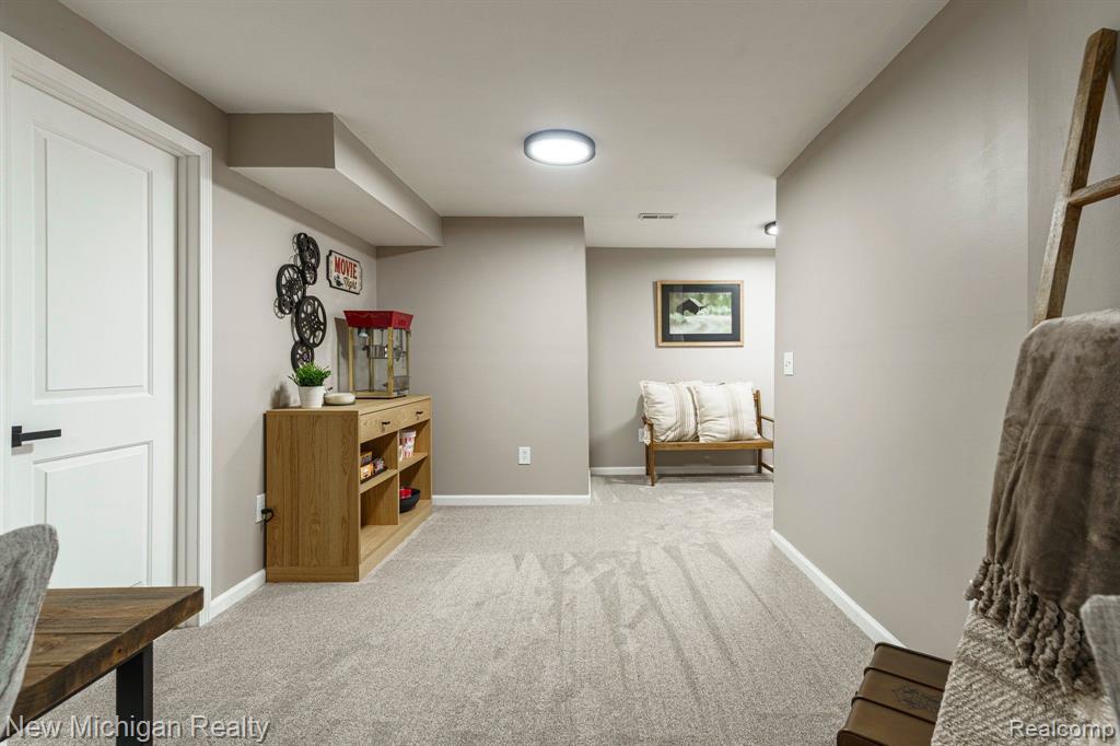 6620 CHANDLER Drive, Belleville, MI 48111 — Photo 43
