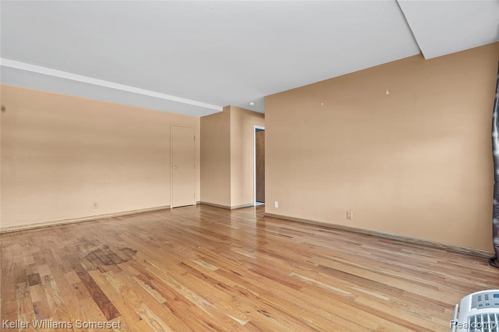 8900 Jefferson Avenue, 204, Detroit, MI 48214 — Photo 16