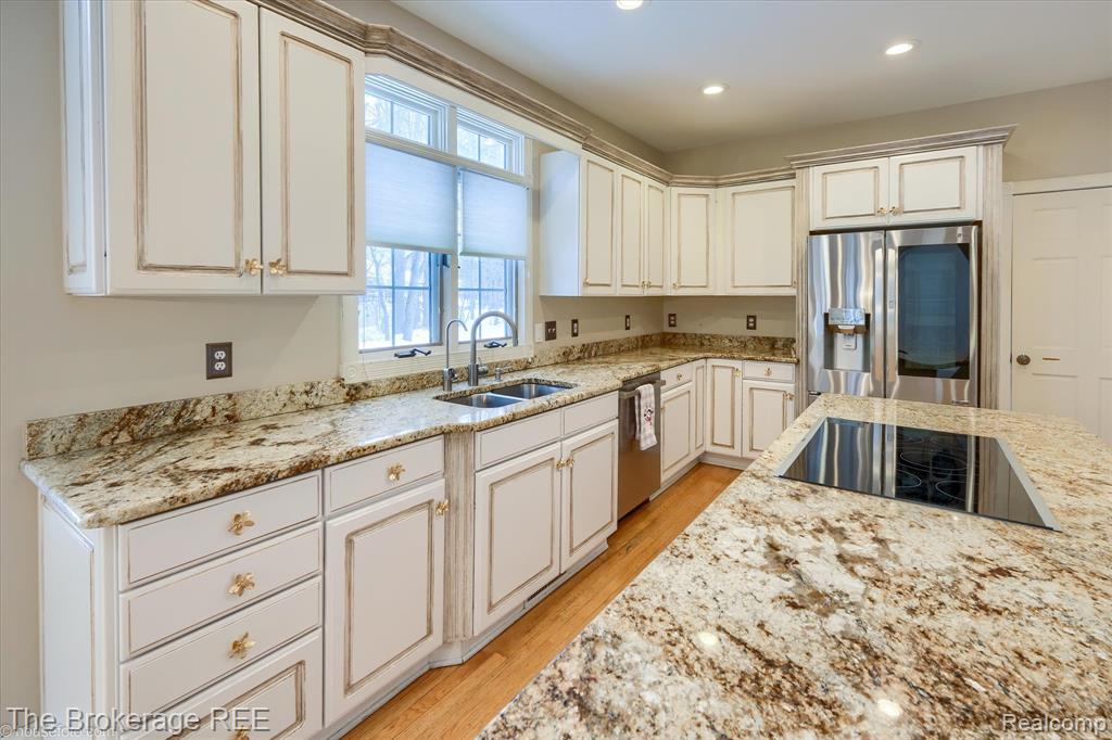 5475 Woodfield Parkway, Grand Blanc, MI 48439 — Photo 33