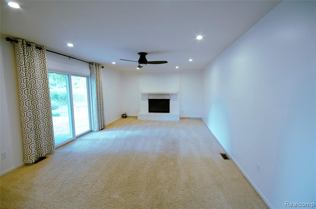 1402 Fieldstone Court, Ann Arbor, MI 48108 — Photo 9
