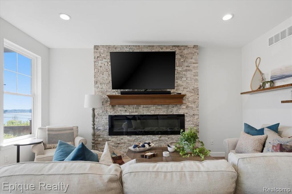 114 Bellevue Avenue, Lake Orion, MI 48362 — Photo 19