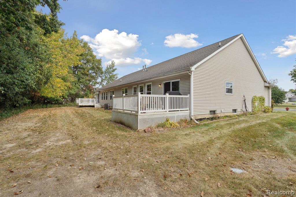 5128 Sandalwood Circle, Grand Blanc, MI 48439 — Photo 28