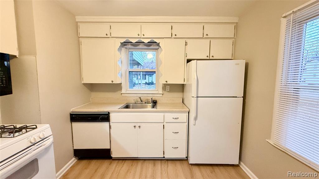 805 Milton Avenue, Hazel Park, MI 48030 — Photo 3
