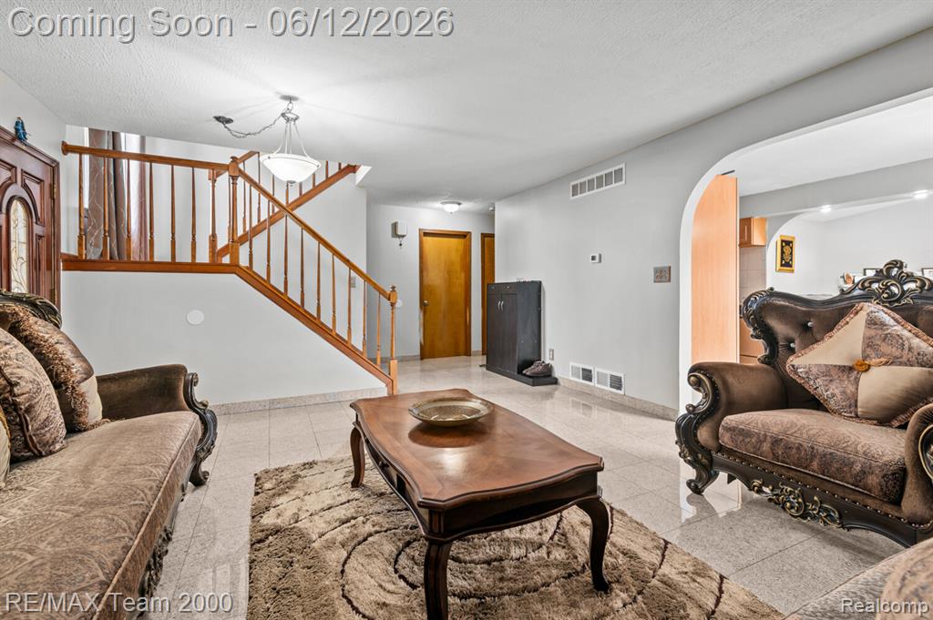 3 Morross Court, Dearborn, MI 48126 — Photo 6