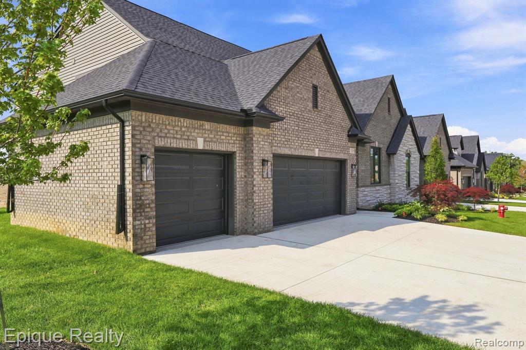 3333 Cornerstone Drive, 68, Lake Orion, MI