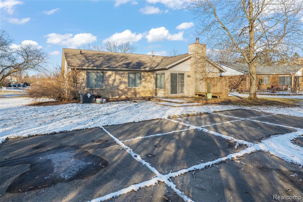 40661 Oakwood Drive, Novi, MI — Photo 3