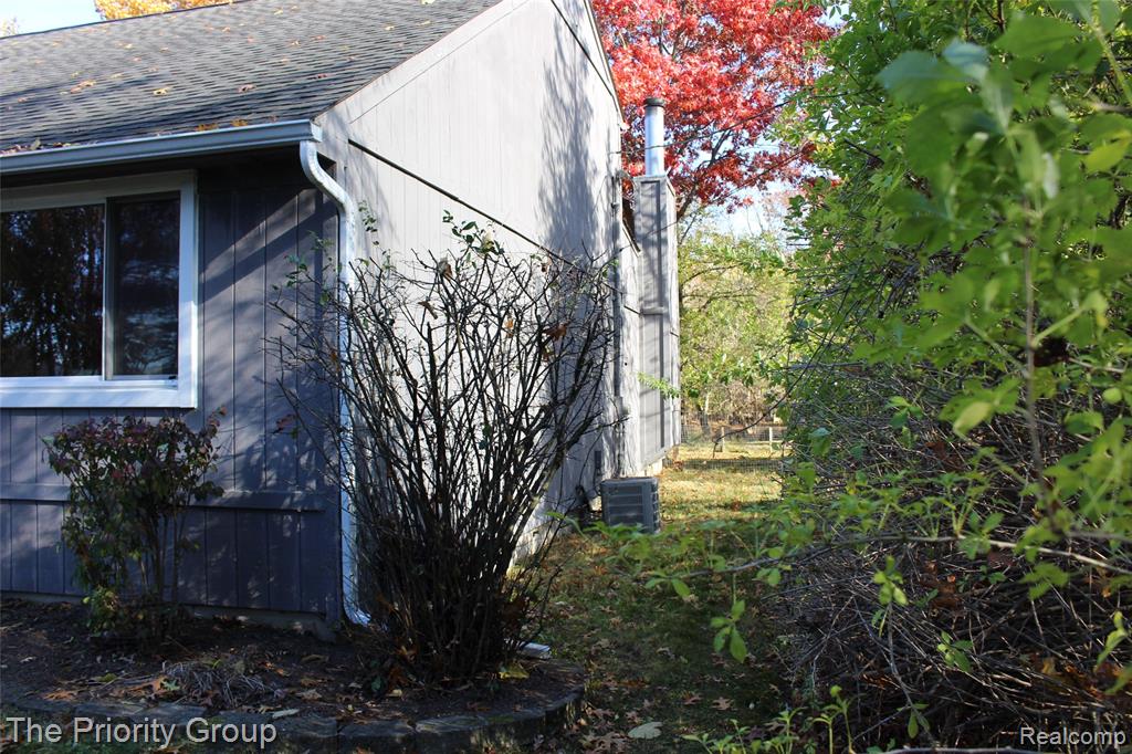 5650 Hillsboro Road, Davisburg, MI 48350 — Photo 4