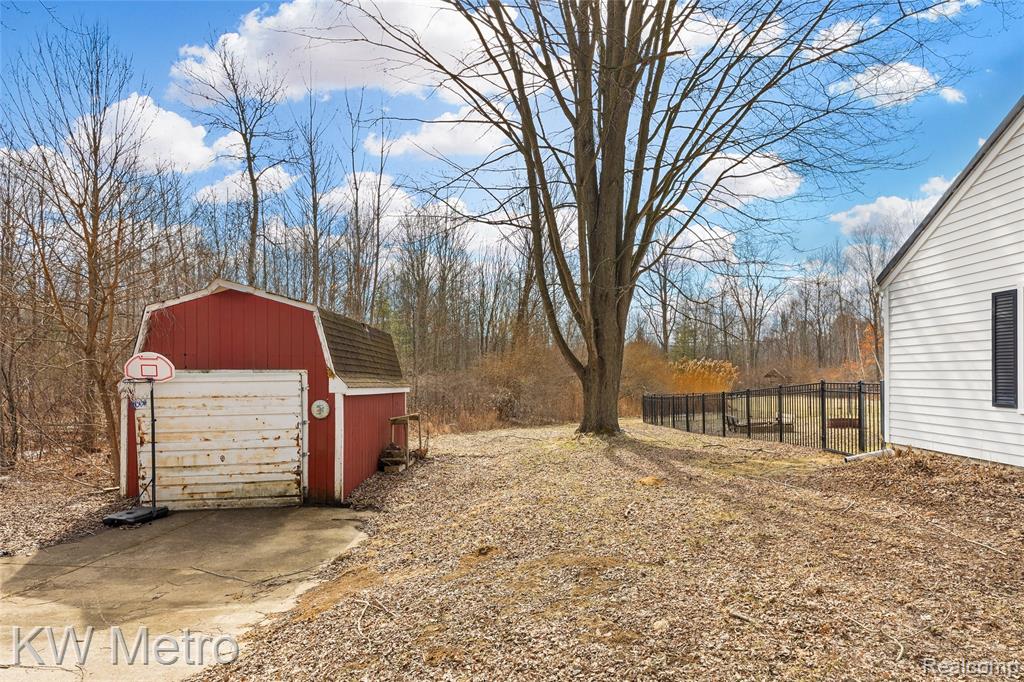 8665 Meskill Road, Columbus, MI — Photo 52