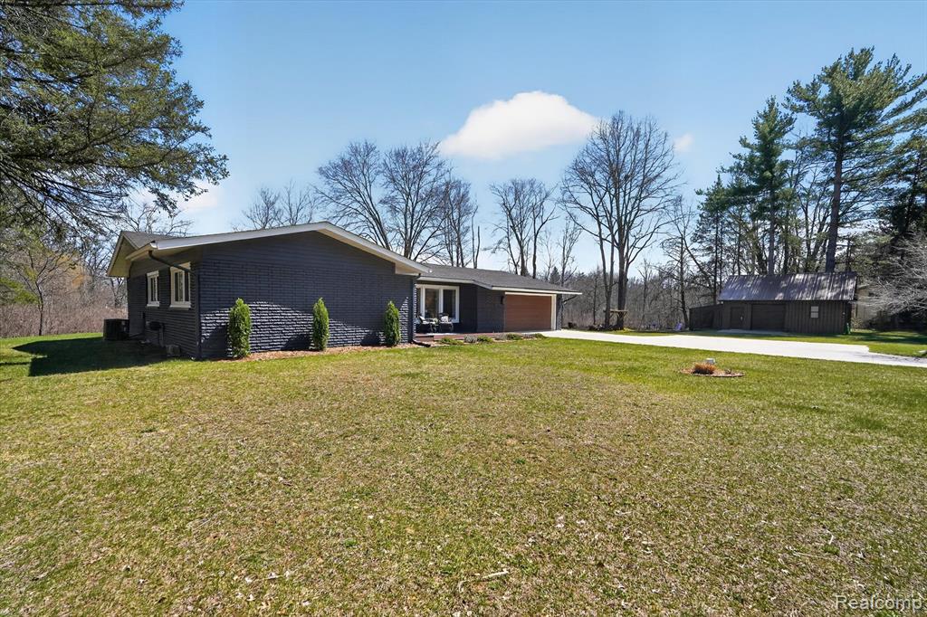 871 Windemere Drive, Brighton, MI 48114 — Photo 2