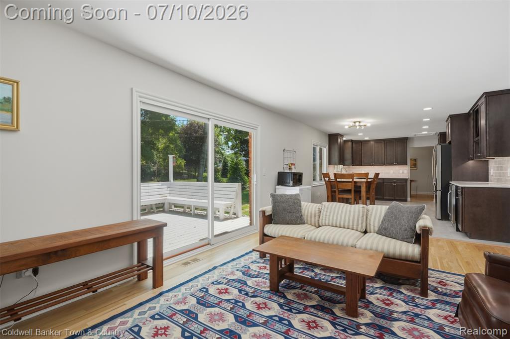 4301 Macqueen Drive, West Bloomfield, MI 48323 — Photo 10