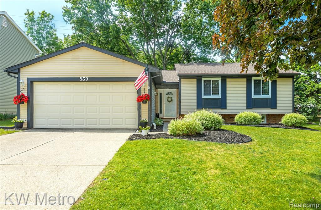 839 Dressler Lane, Rochester Hills, MI 48307 — front exterior