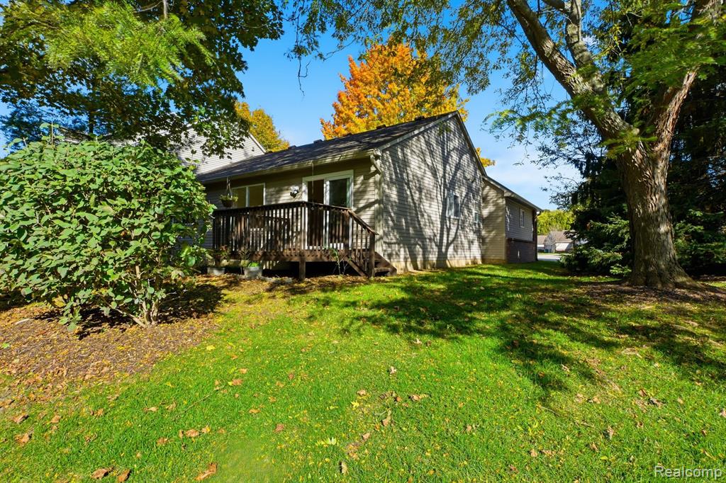 518 Redmaple Lane, 62, Brighton, MI 48116 — Photo 24