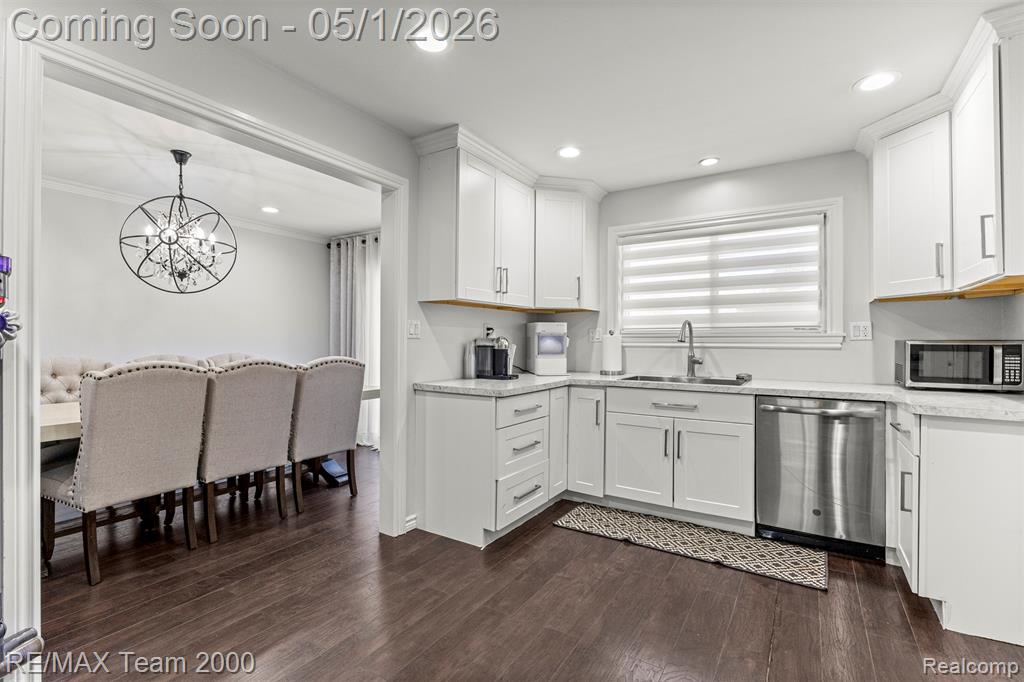 26622 Hass Street, Dearborn Heights, MI 48127 — Photo 13