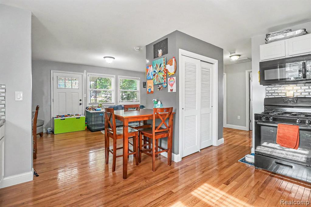 701 W Loomis Street, Ludington, MI 49431 — Photo 16