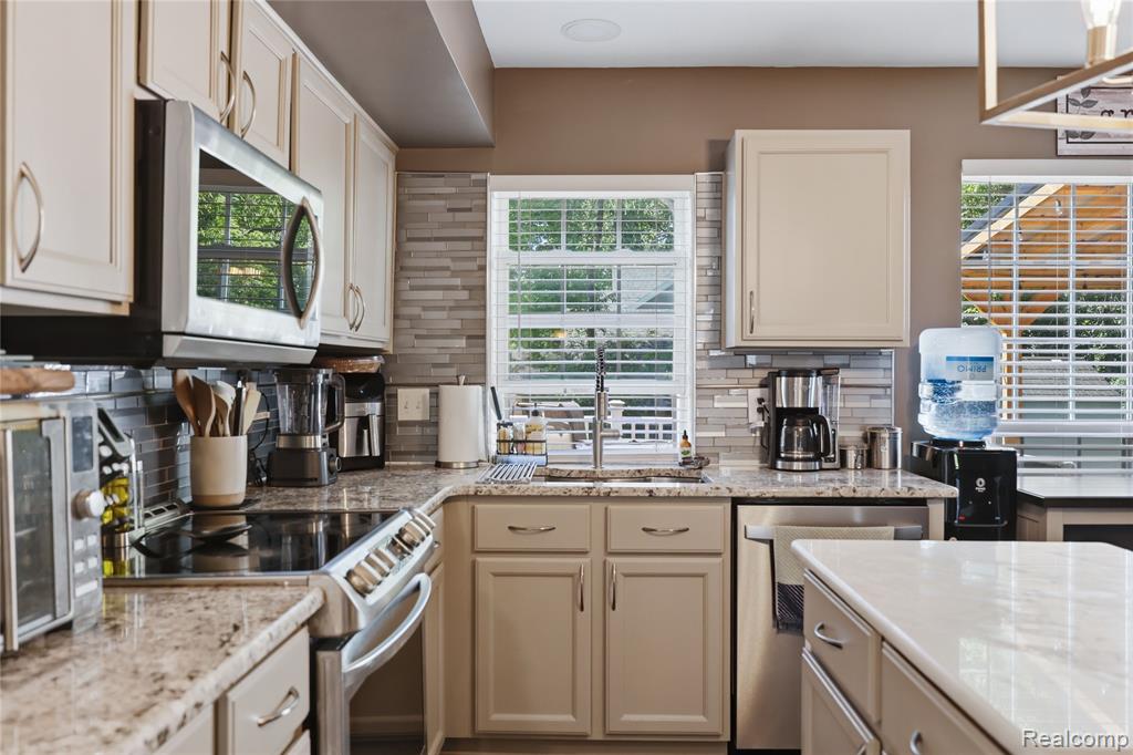 6003 Cedar Bend Drive, Clarkston, MI — Photo 13
