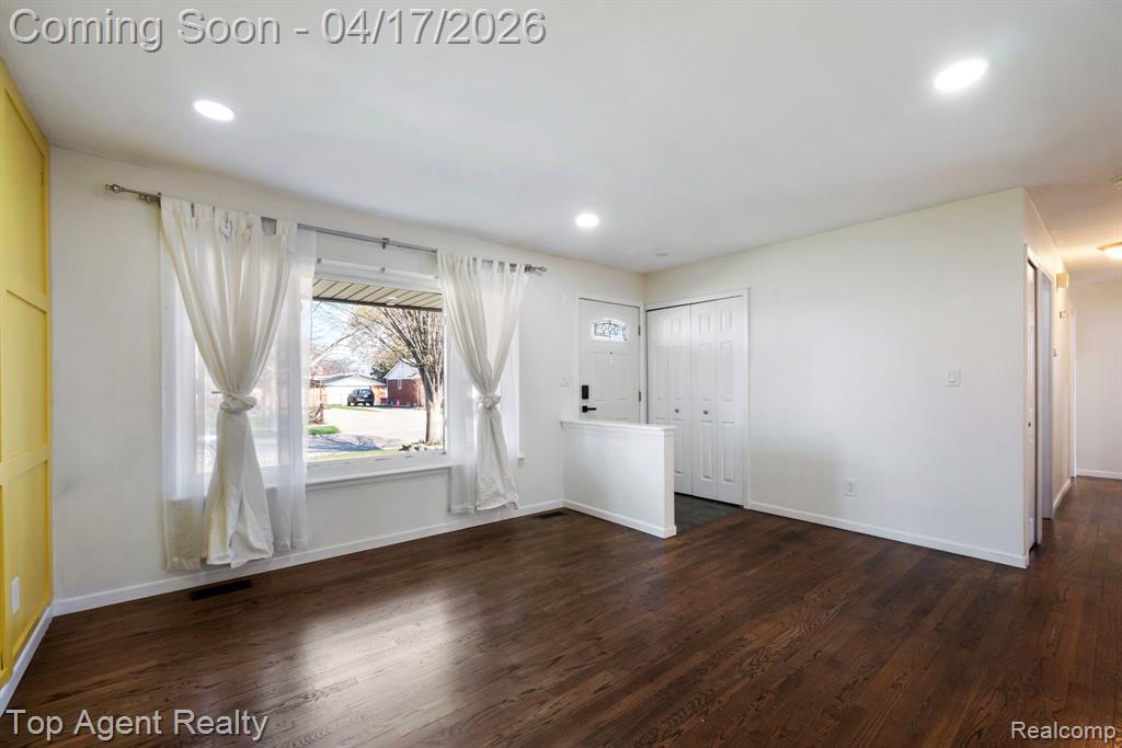 1973 Alexander Drive, Troy, MI 48083 — Photo 15