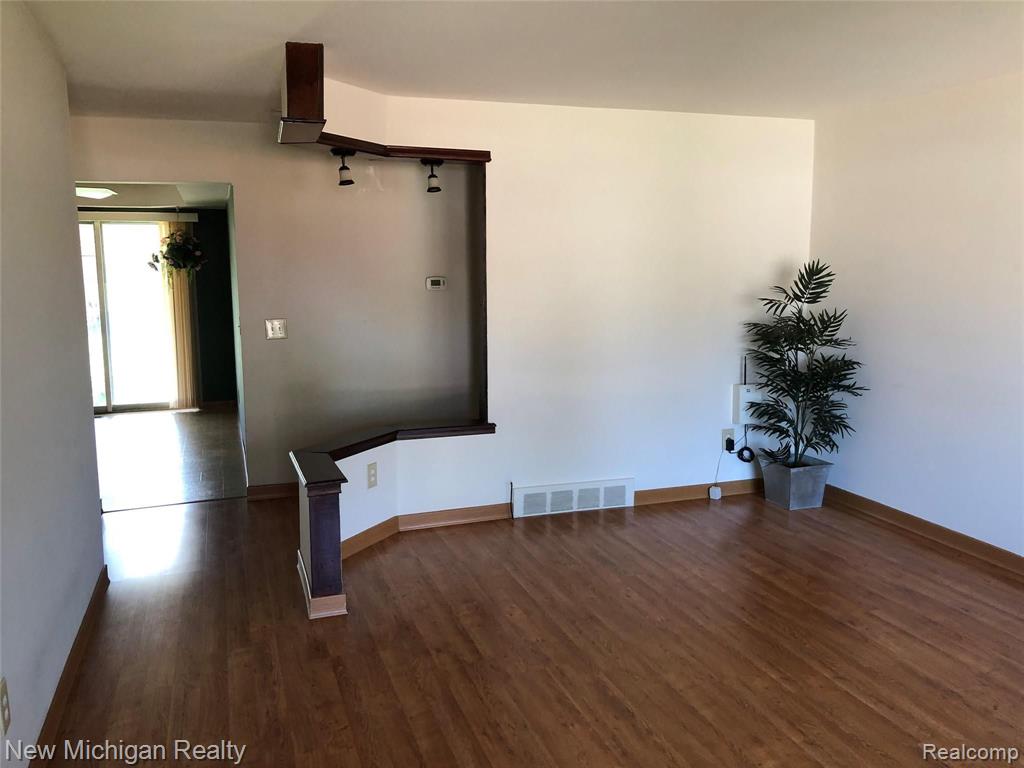 5060 BRISTOR Drive, Sterling Heights, MI 48310 — Photo 3
