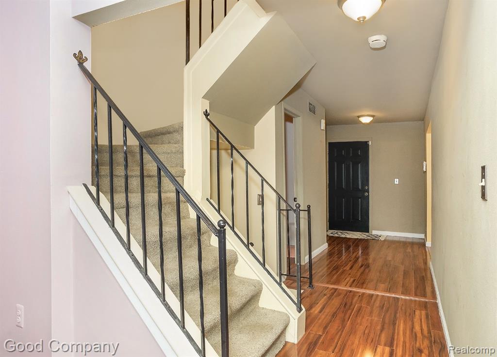 28562 REGENT Court S, Southfield, MI 48076 — Photo 12
