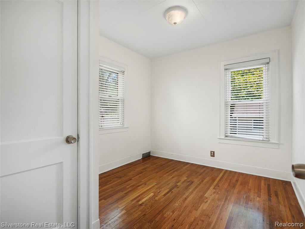 800 N EDISON Avenue, Royal Oak, MI 48067 — Photo 19