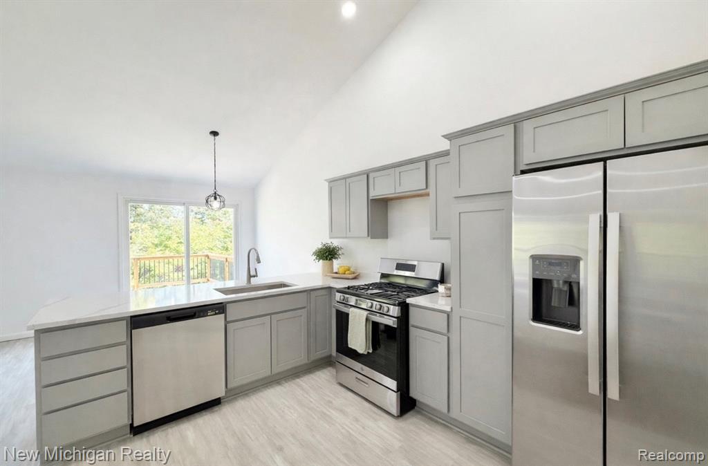 7056 Cambridge Drive, Flushing, MI 48433 — Photo 3
