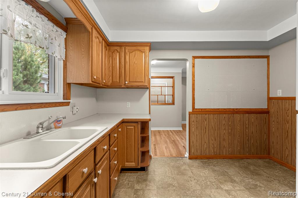 4170 Pardee Avenue, Dearborn Heights, MI 48125 — Photo 17