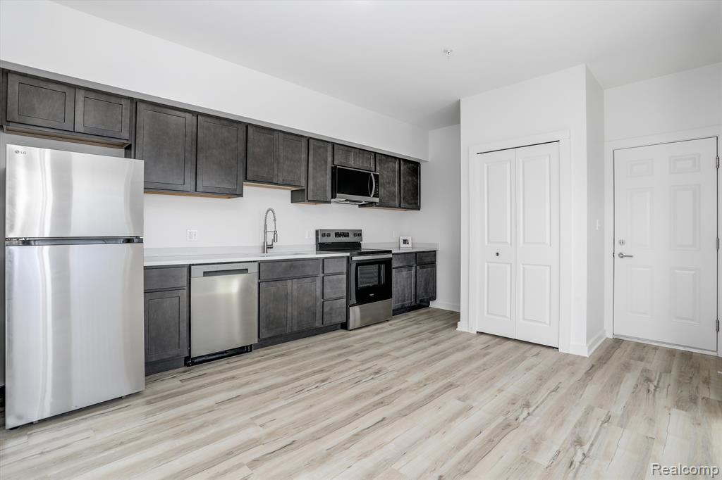 799 E Grand Blvd, Detroit, MI 48207 — Photo 2