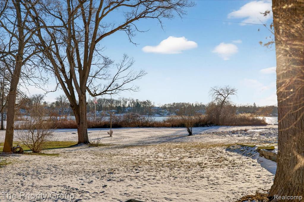 636 Lakeview Drive, White Lake, MI — Photo 46