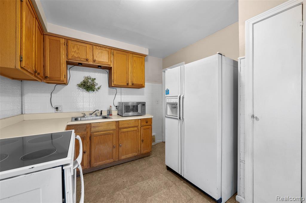 7490 Lamphere, Redford, MI 48239 — Photo 8