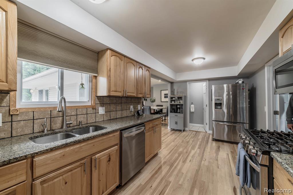 46555 Dequindre Road, Rochester Hills, MI 48307 — Photo 25