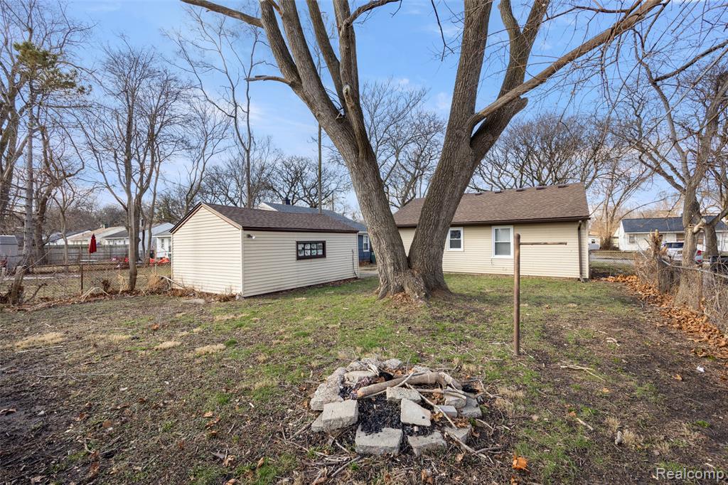 10101 Albany Street, Oak Park, MI 48237 — Photo 21