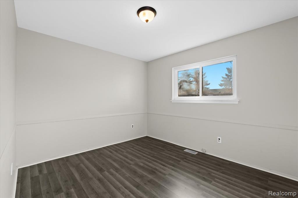 5650 Willow Creek Drive, Canton, MI 48187 — Photo 15