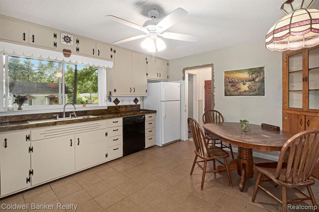 61722 FAIRLAND Drive, South Lyon, MI 48178 — Photo 14