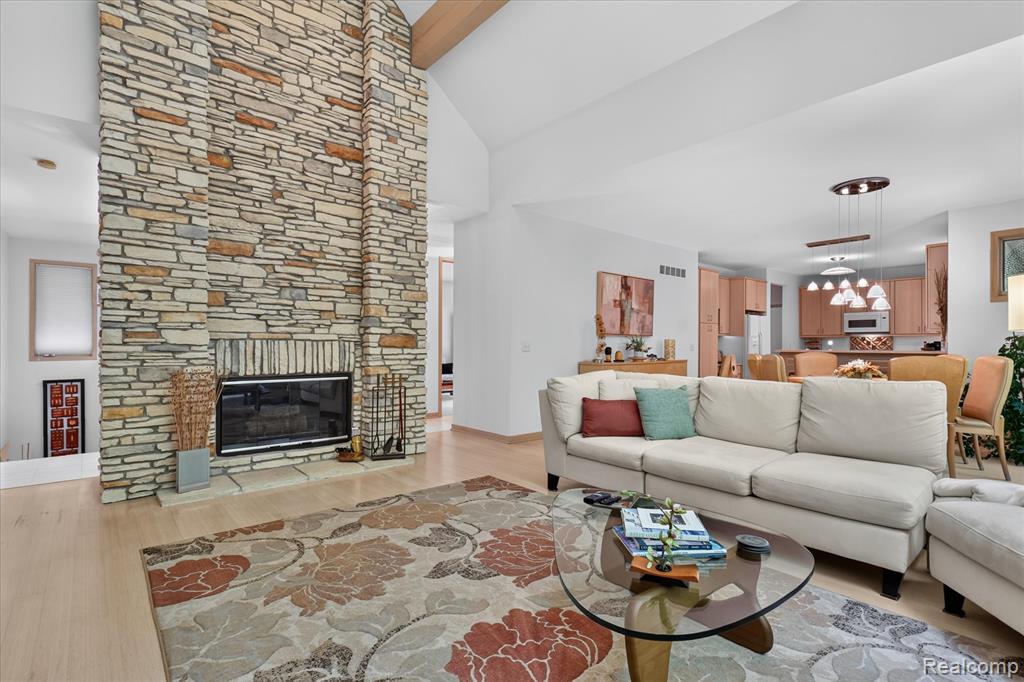 5388 Hartland Road, Fenton, MI 48430 — Photo 7