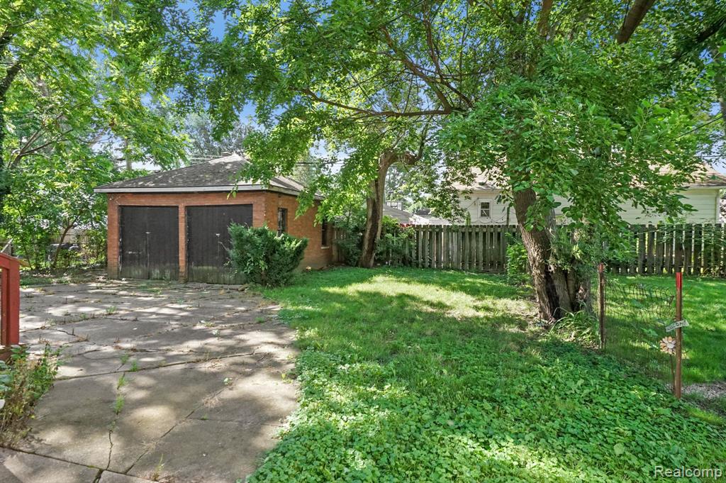 95 AHRENS Street, Mount Clemens, MI 48043 — Photo 4
