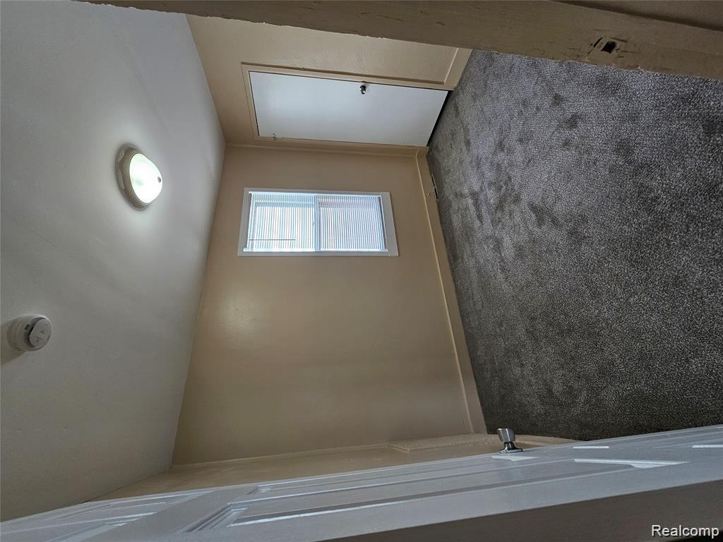8033 JACKSON Avenue, Warren, MI 48089 — Photo 4