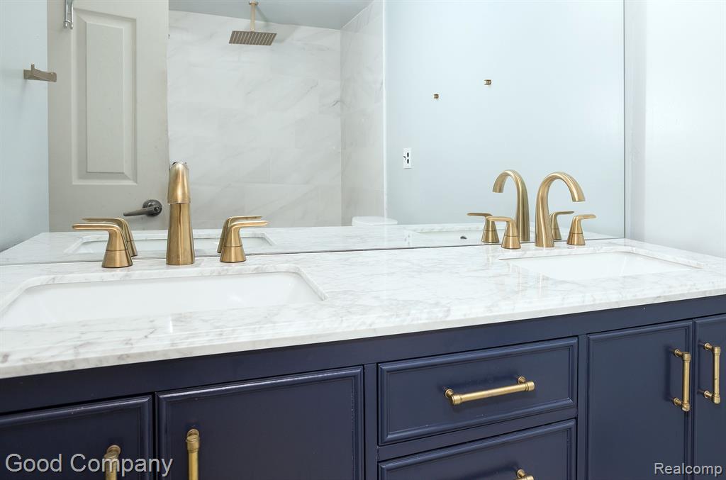 28562 REGENT Court S, Southfield, MI 48076 — Photo 23