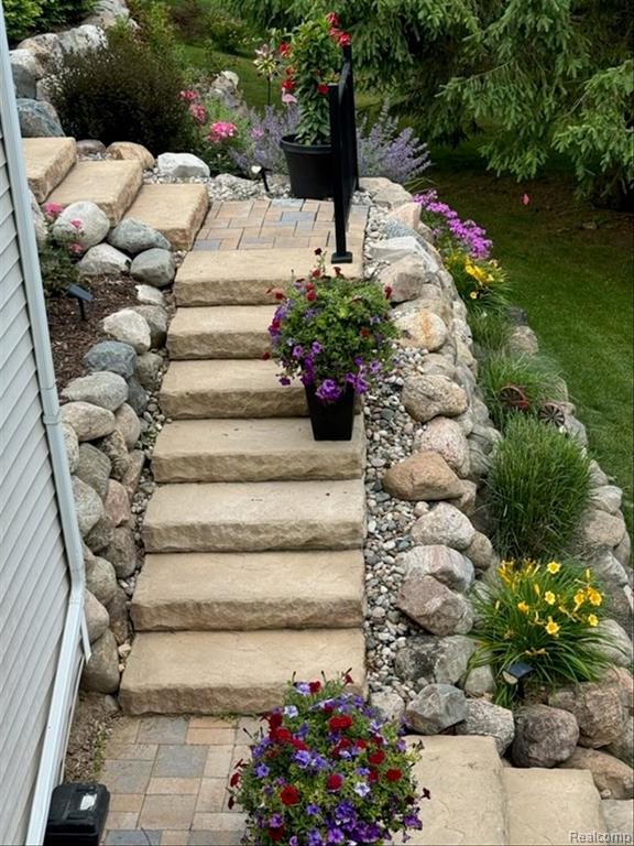 7694 THUNDER BAY Drive, Pinckney, MI 48169 — Photo 77