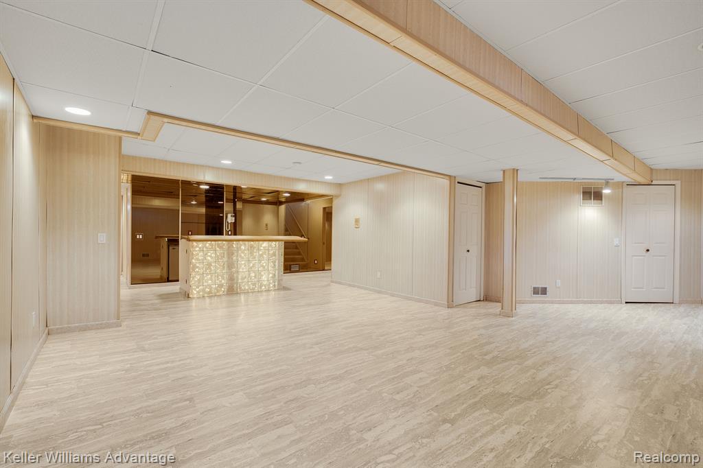 39547 CHAMPION Court, Northville, MI 48168 — Photo 31