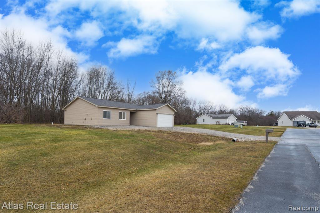 4081 Hidden View Drive, Flint, MI 48506 — Photo 7
