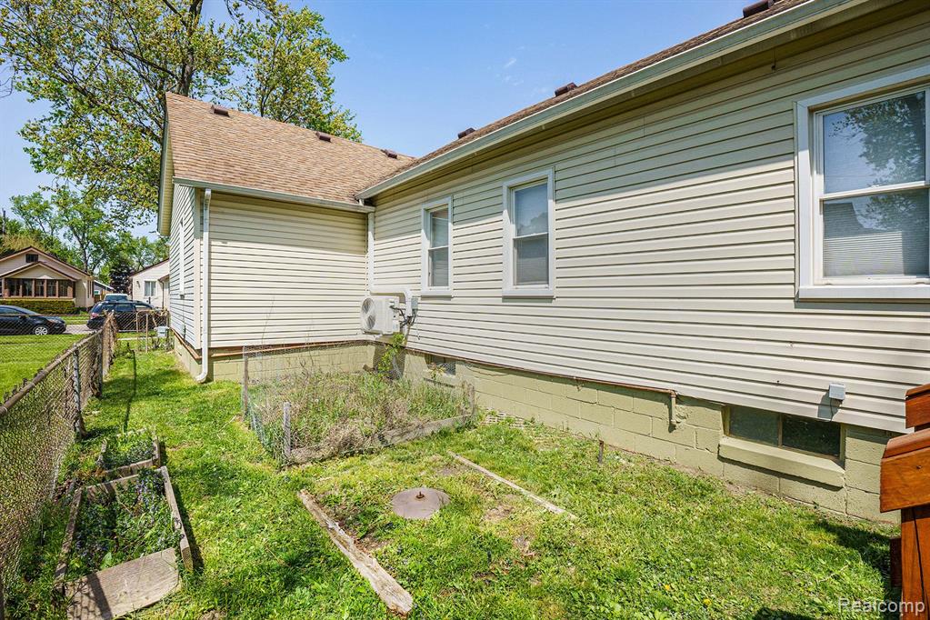 510 ACADEMY Street, Ferndale, MI 48220 — Photo 24