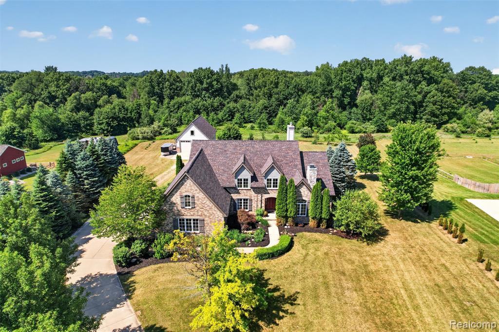 5372 Stone Garden Drive, Howell, MI 48843