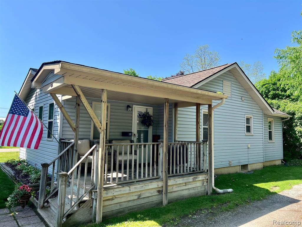 54 HIGLEY Street, Lapeer, MI 48446 — Photo 2