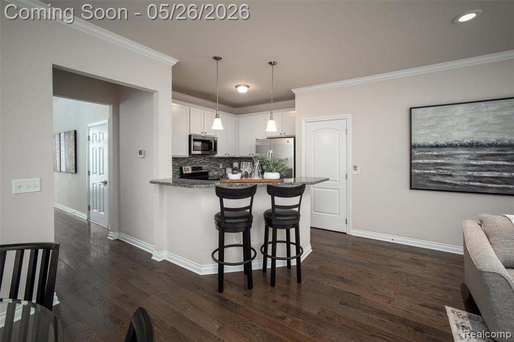 42384 Gateway Dr, Plymouth, MI 48170 — Photo 8