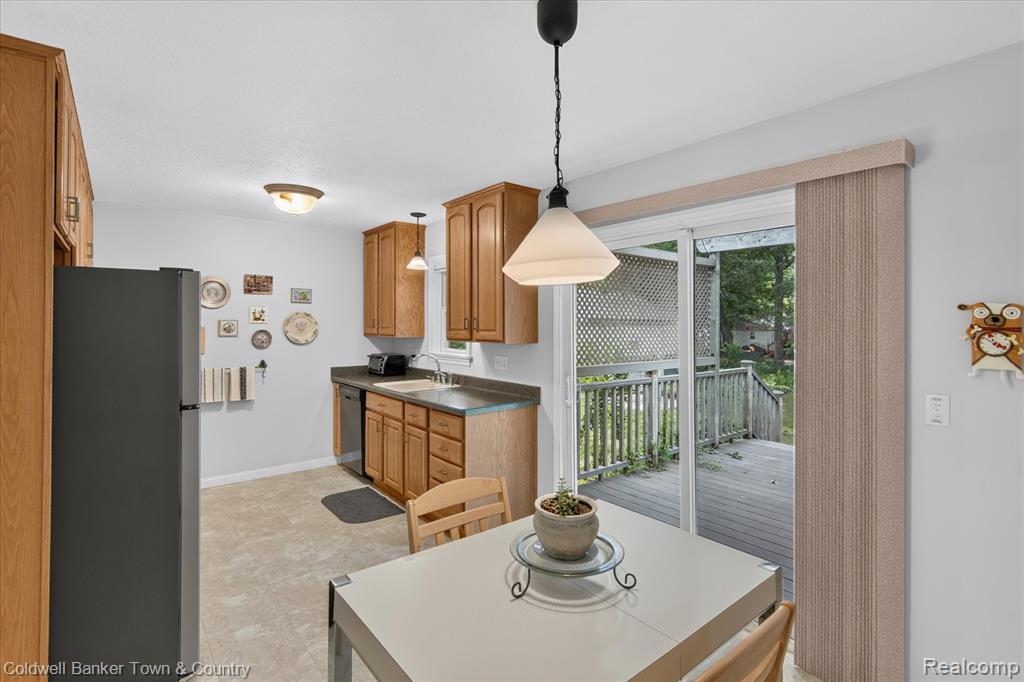 5619 Dogwood Street, Jackson, MI 49201 — Photo 18