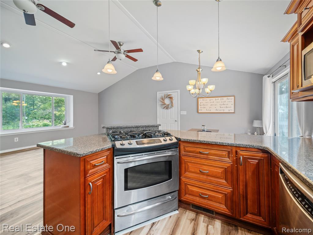 9425 Galatian Drive, Whitmore Lake, MI 48189 — Photo 6