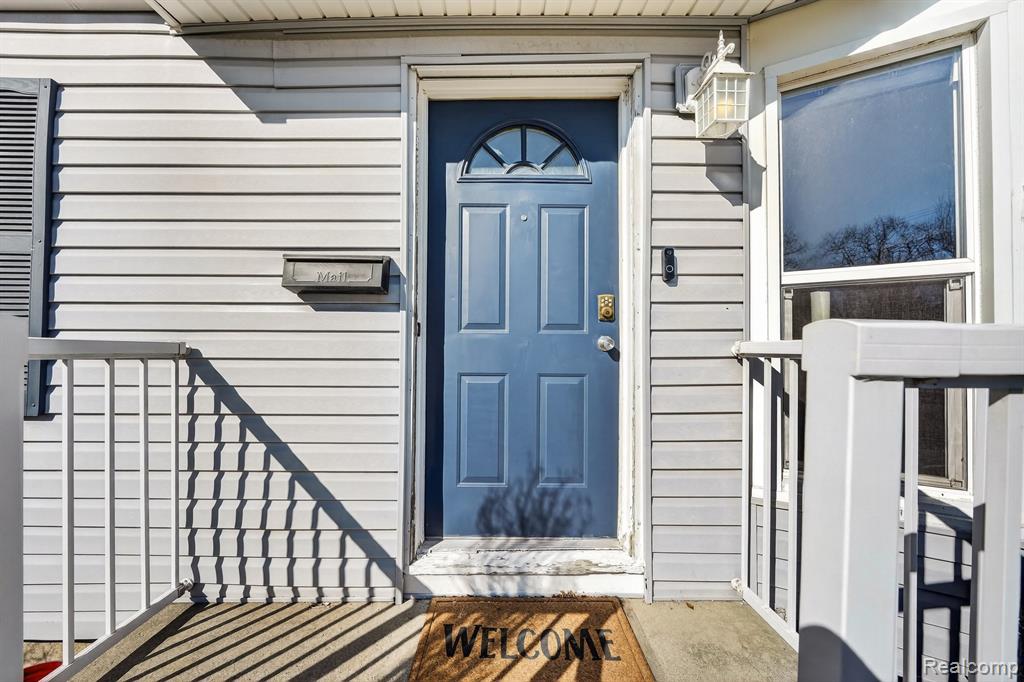 438 W Brockton Avenue, Madison Heights, MI 48071 — Photo 6