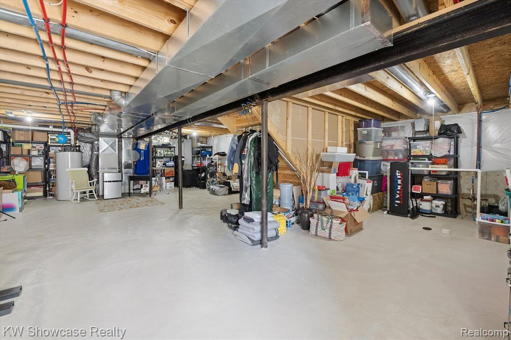 4067 Cameron Court, Wixom, MI 48381 — Photo 37