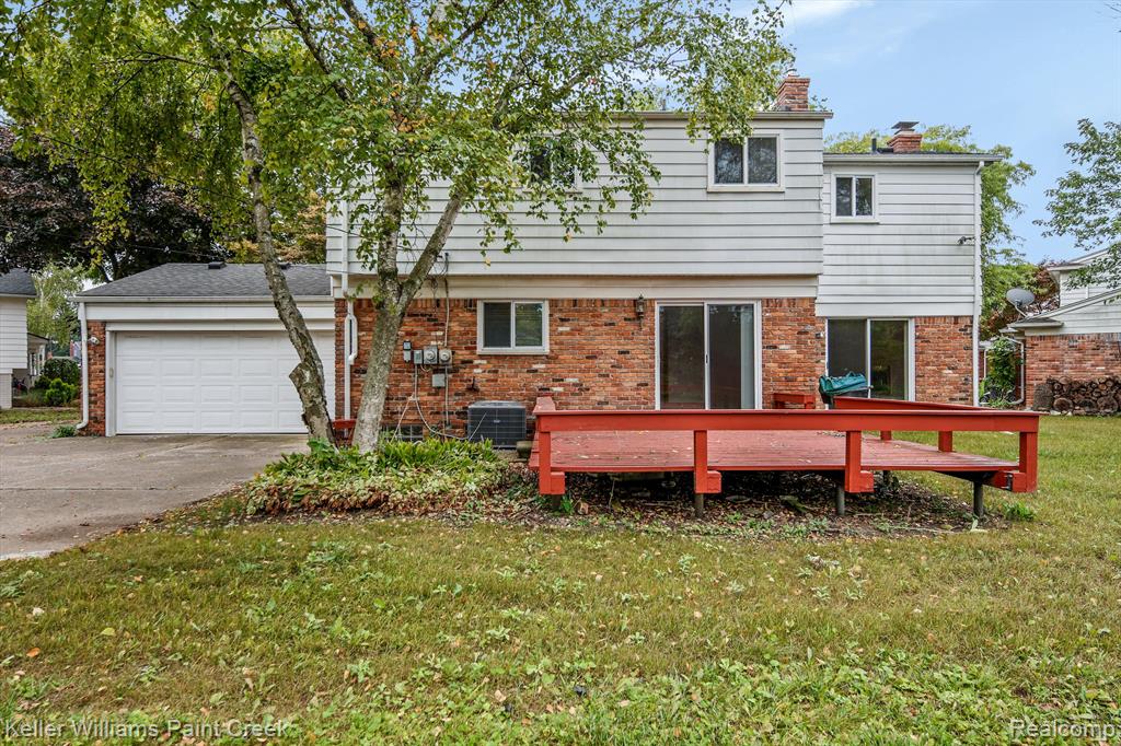6748 LESLEE CREST Drive, West Bloomfield, MI — Photo 31