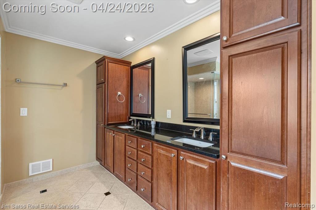 919 Cook Road, Grosse Pointe Woods, MI 48236 — Photo 21