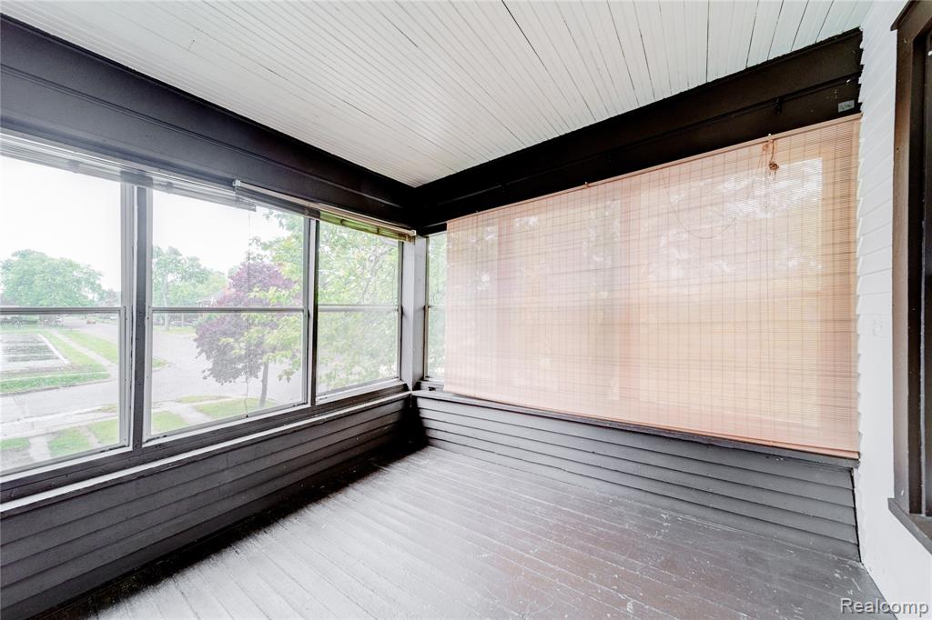 1024 8th Street, Port Huron, MI 48060 — Photo 4